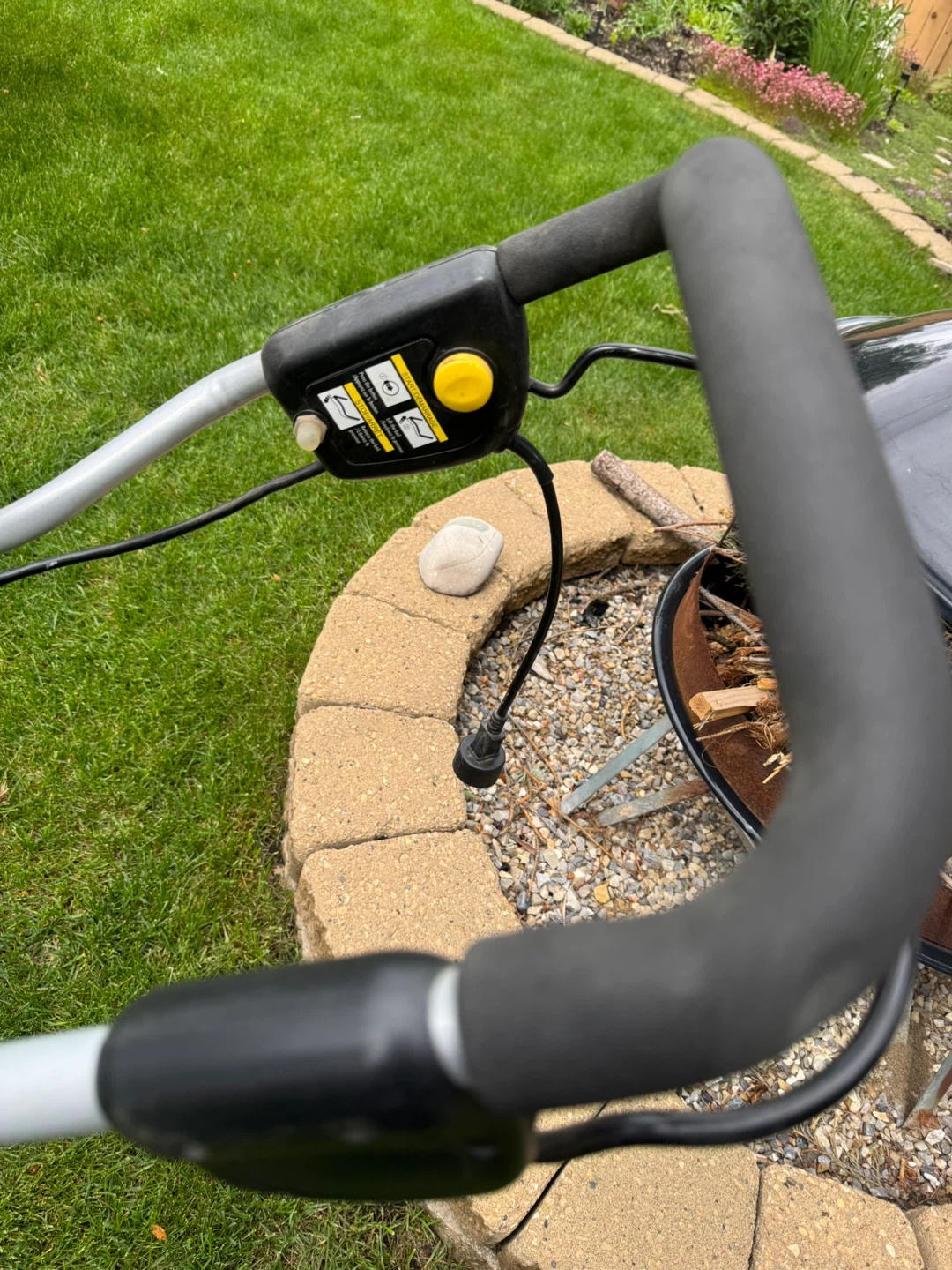 Yardworks 8 Amp Electric Tiller - photo 4