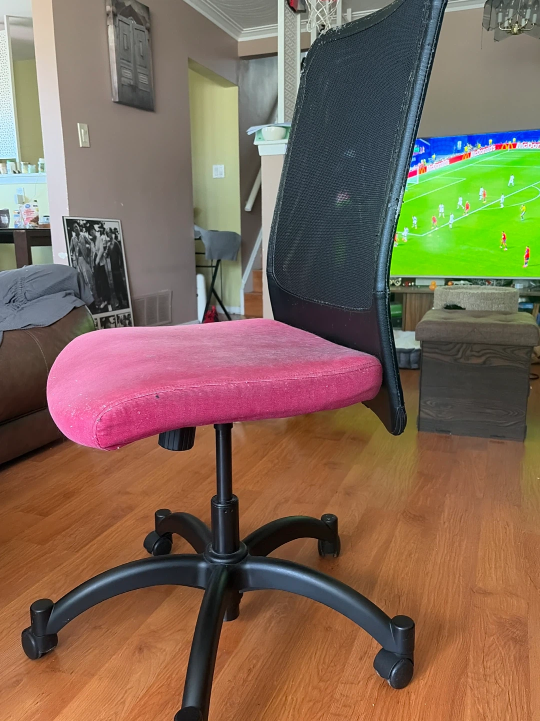 Office Chair - Pink Seat, Black Mesh Back - photo 2