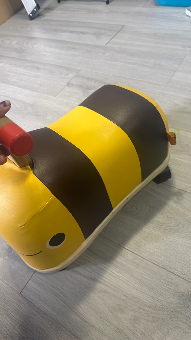 Ride-on Bee Toy with Wooden Handle - photo 3
