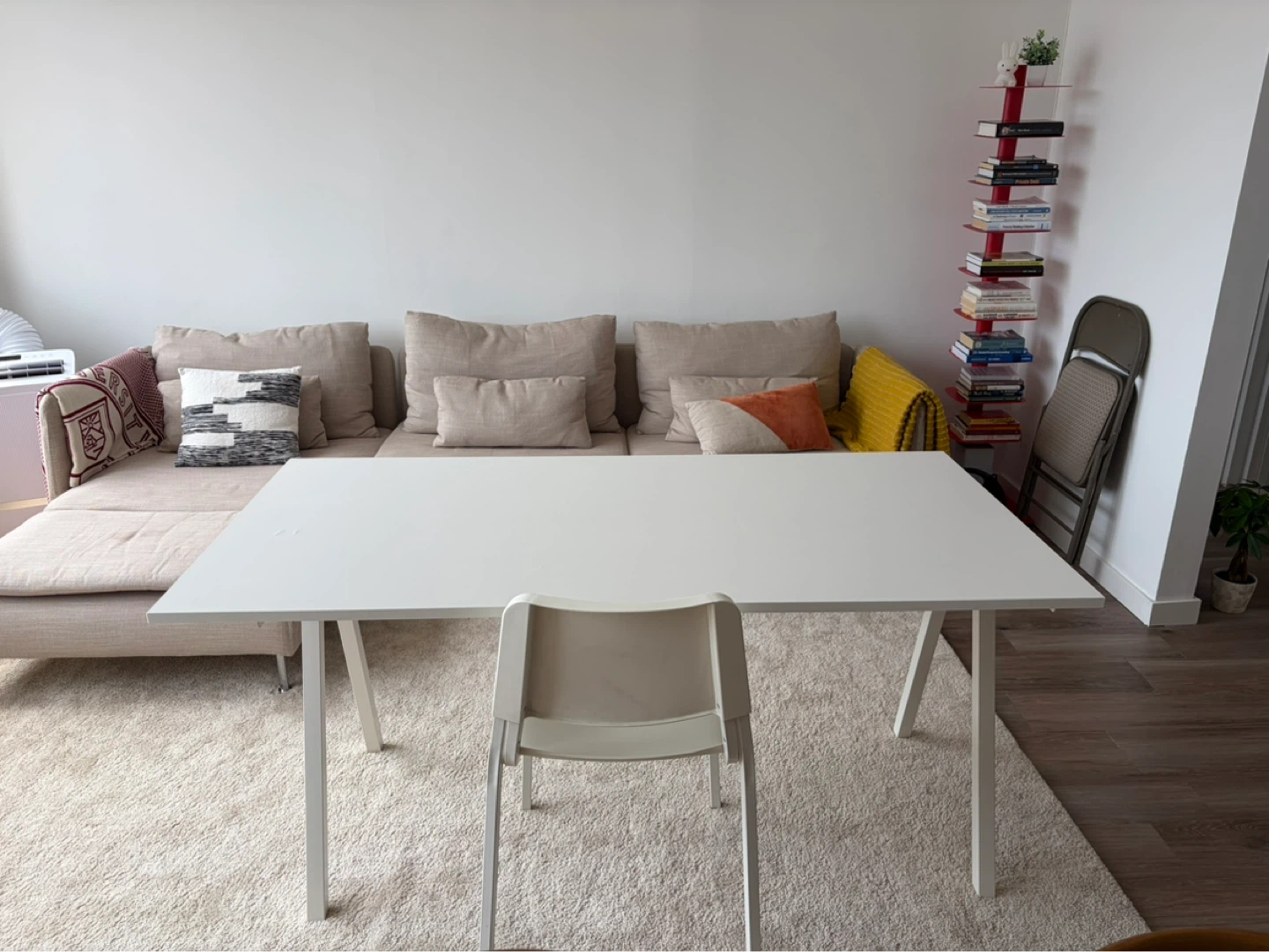 IKEA White TROTTEN Desk - photo 4