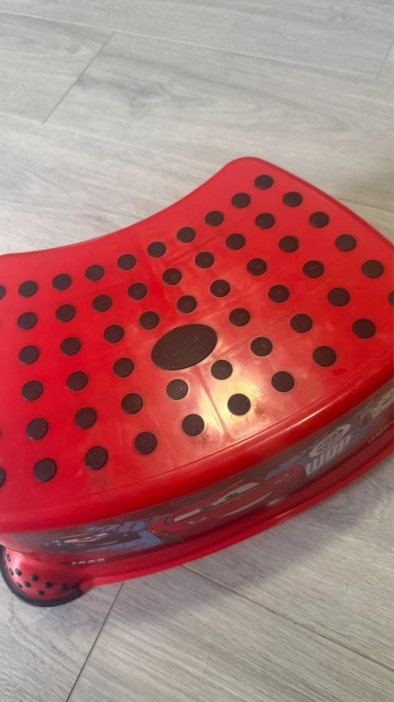 Disney Cars Lightning McQueen Step Stool - photo 2