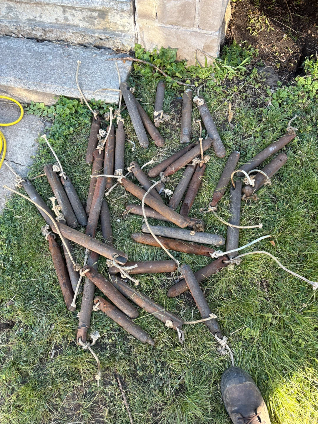 Cast Iron window weights - photo 4