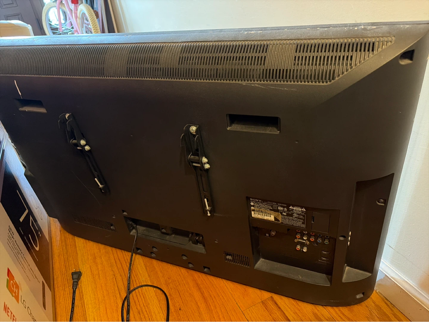 Sony KDL-40EX400 LCD Digital Color TV - photo 4