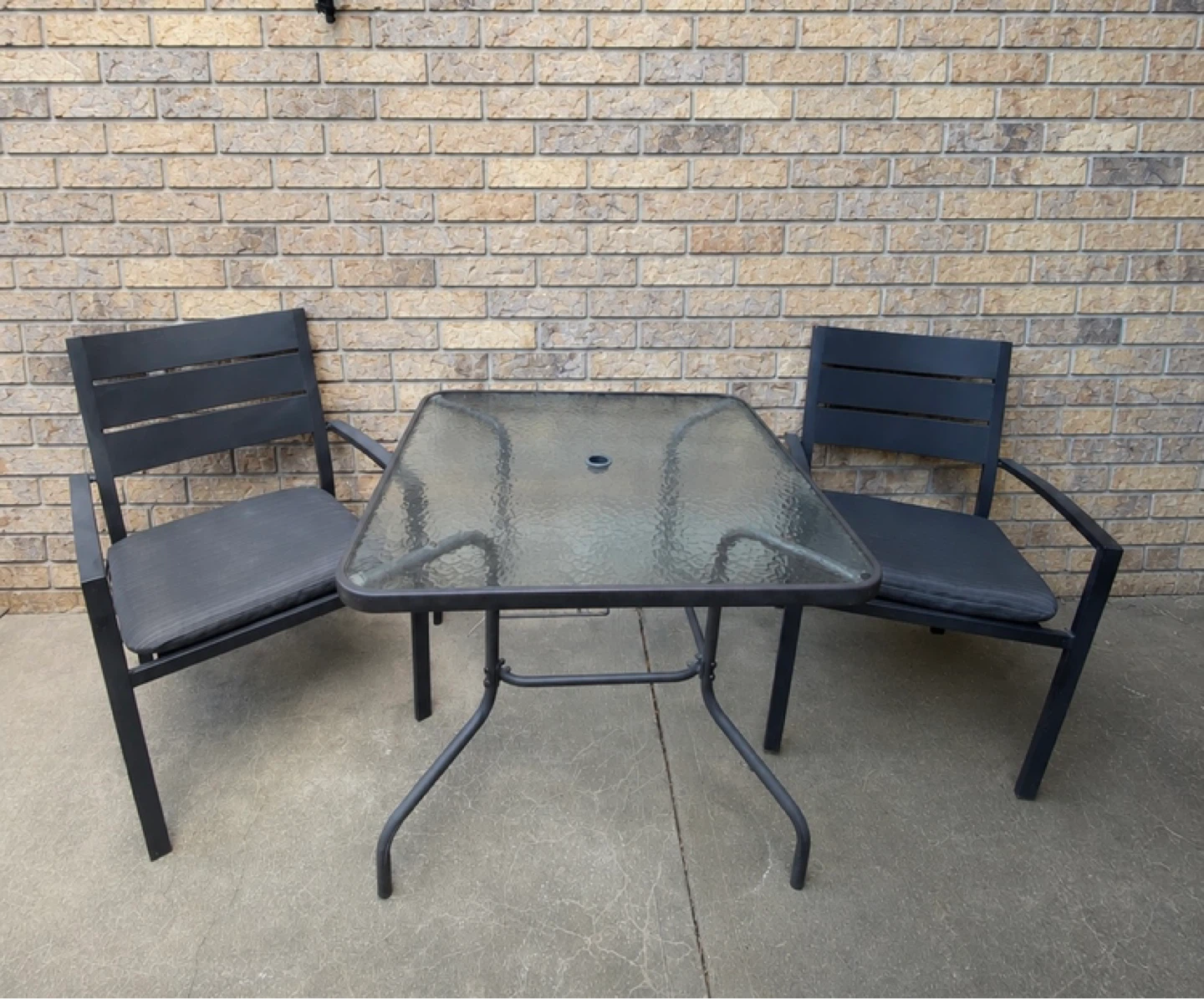 Outdoor Patio Table 2 Chairs