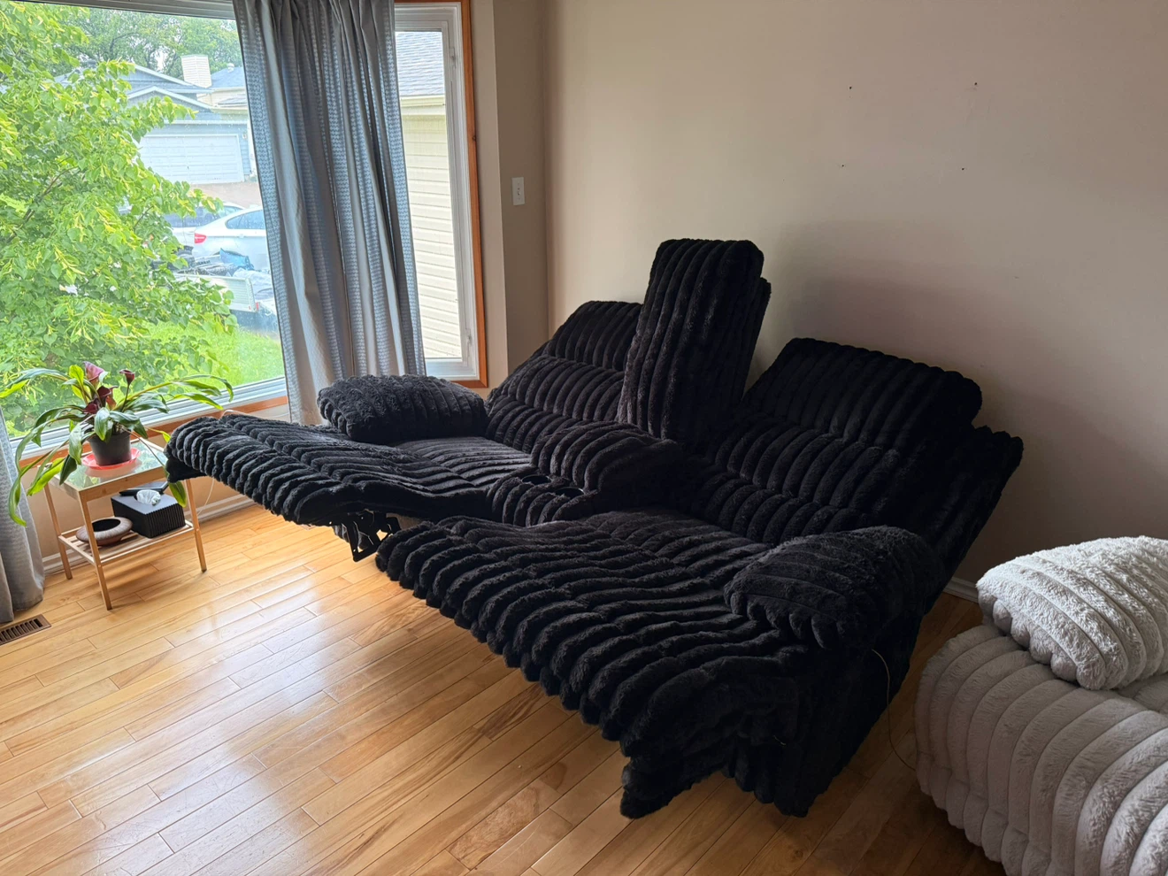Love seat & recliner - photo 3