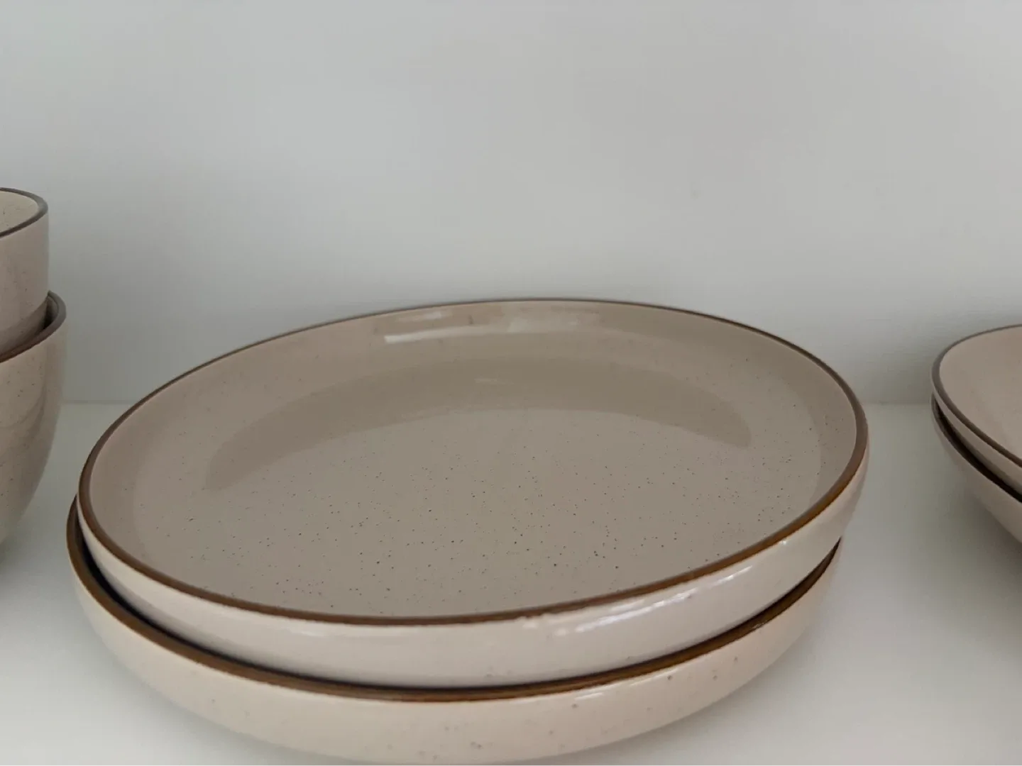 Stoneware Bowls and Plates Set - Beige Speckled