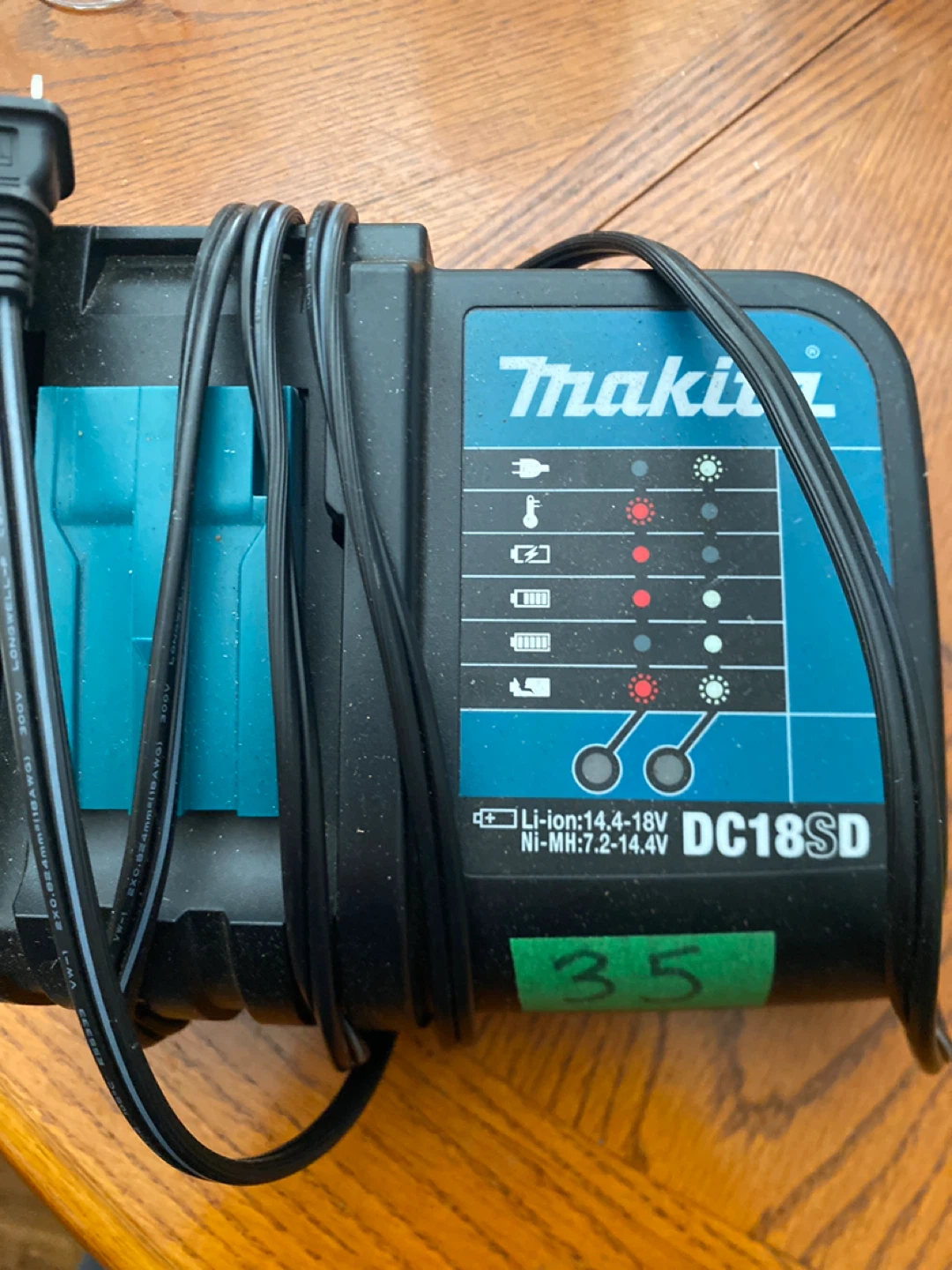 Makita DC18SD 14.4V-18V Lithium-Ion Battery Charger