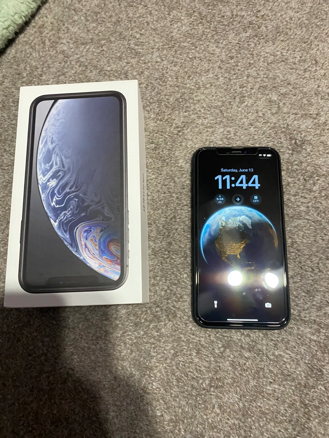 iPhone XR, Black, 256GB storage  Battery health 79 %
