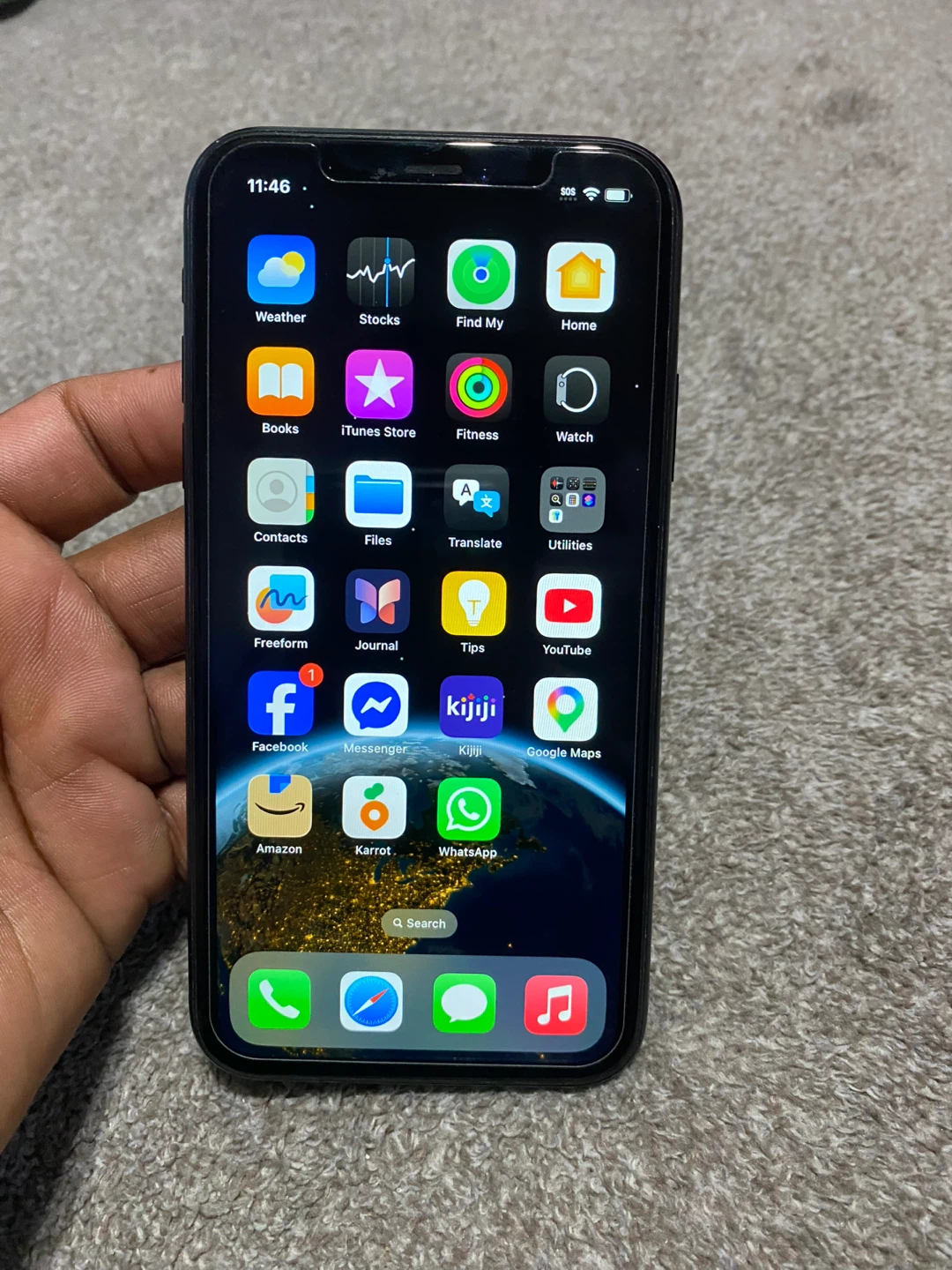 iPhone XR, Black, 256GB storage  Battery health 79 % - photo 2