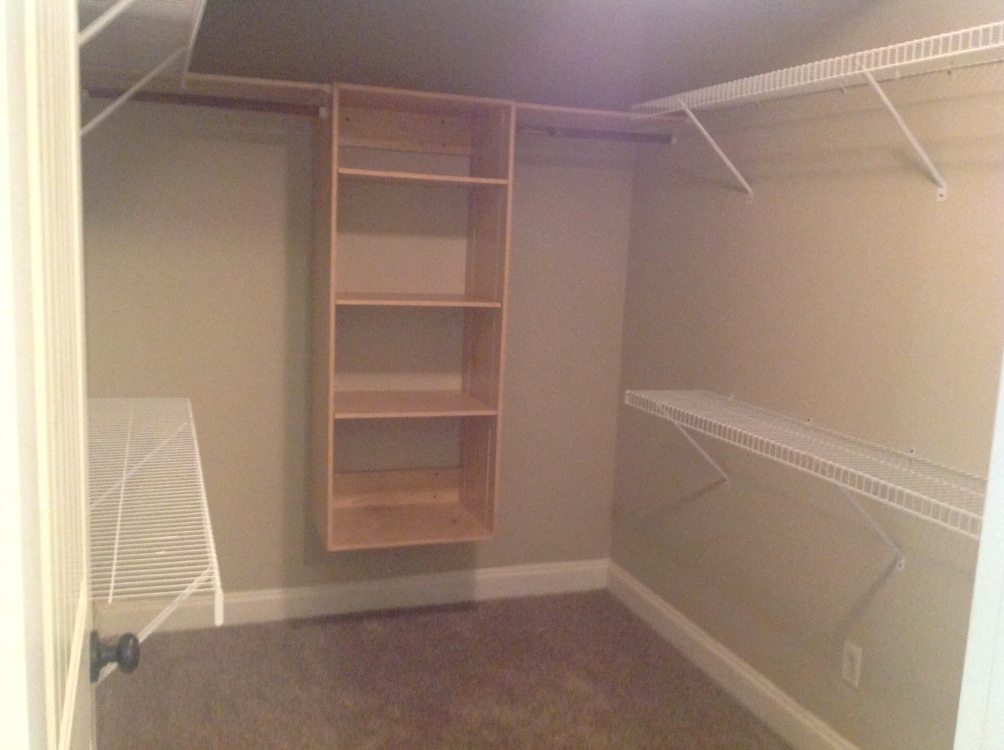 Basement suite for rent - photo 2