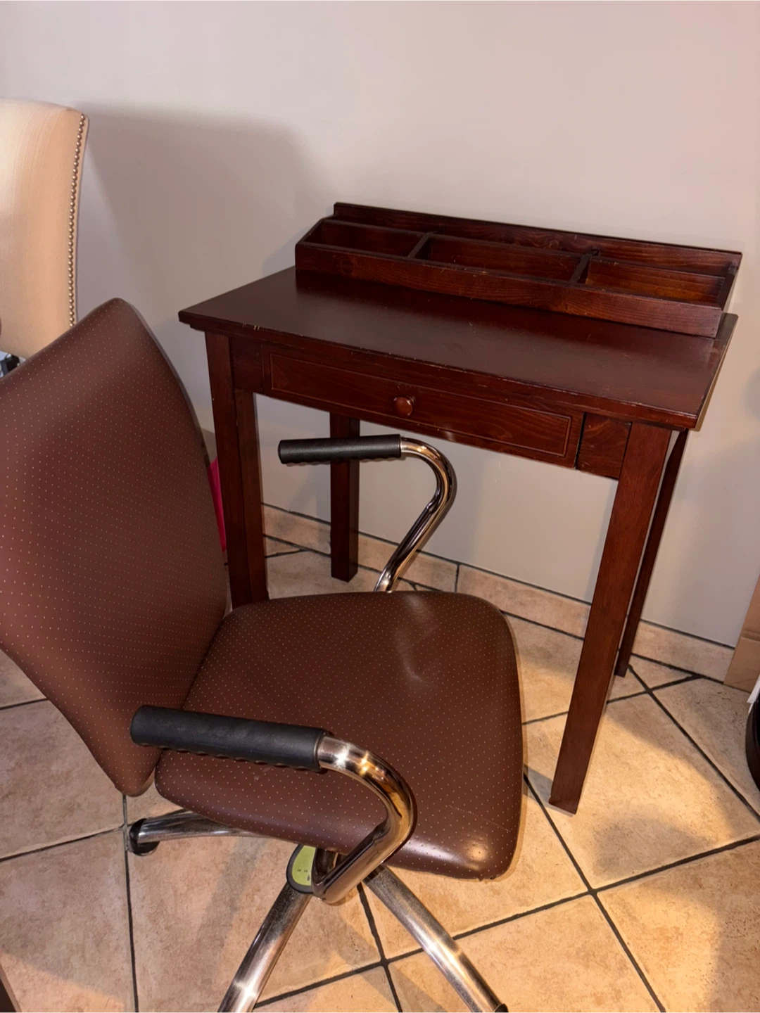 3-set combo (desk, chair and nightstand) - photo 3