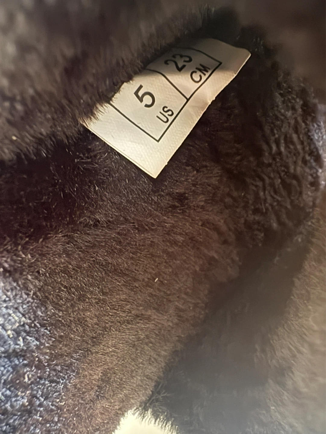 Puma Fuzzy Slippers - Sz 5 ⚽️ - photo 4