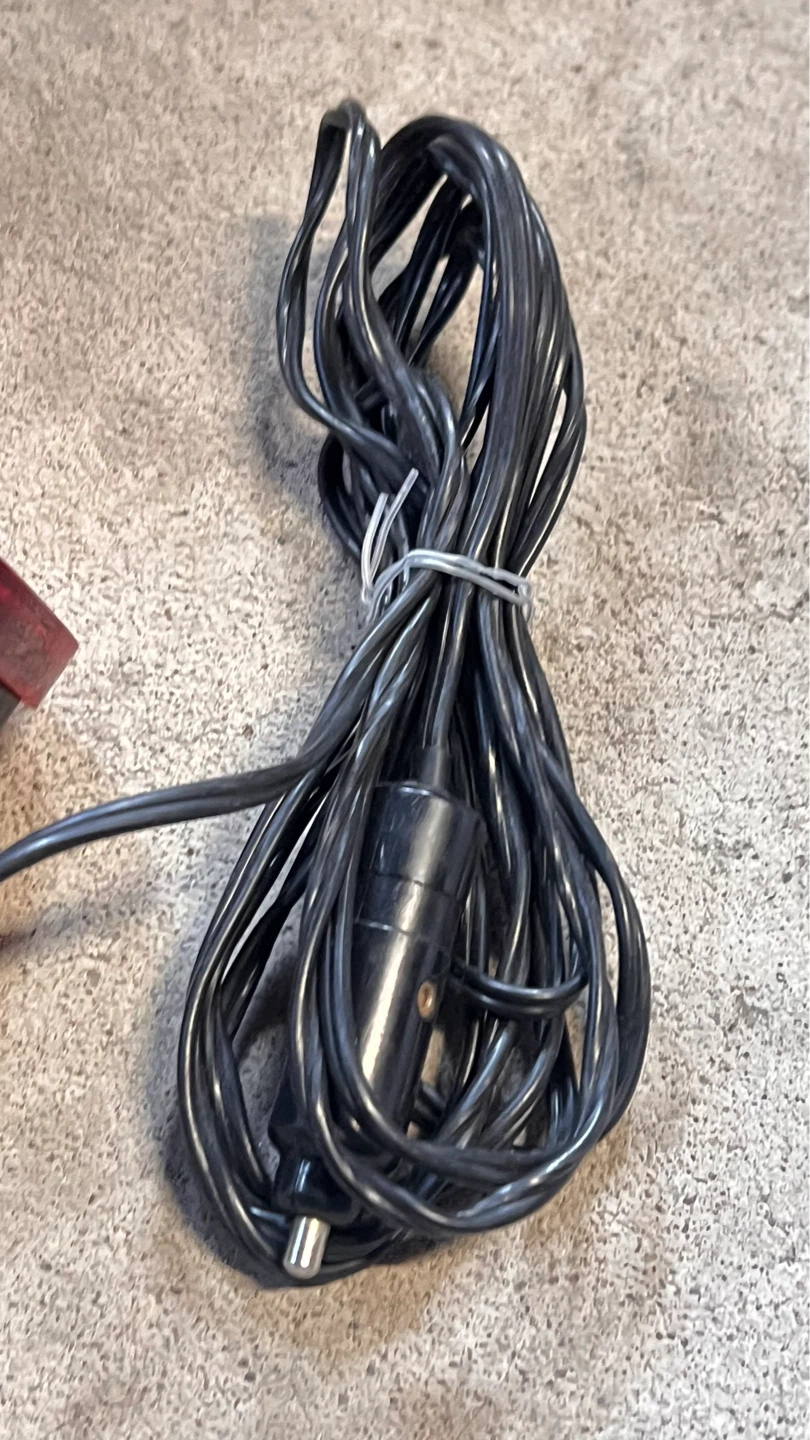 Portable Red Emergency Light with Cord ⚽ - photo 3