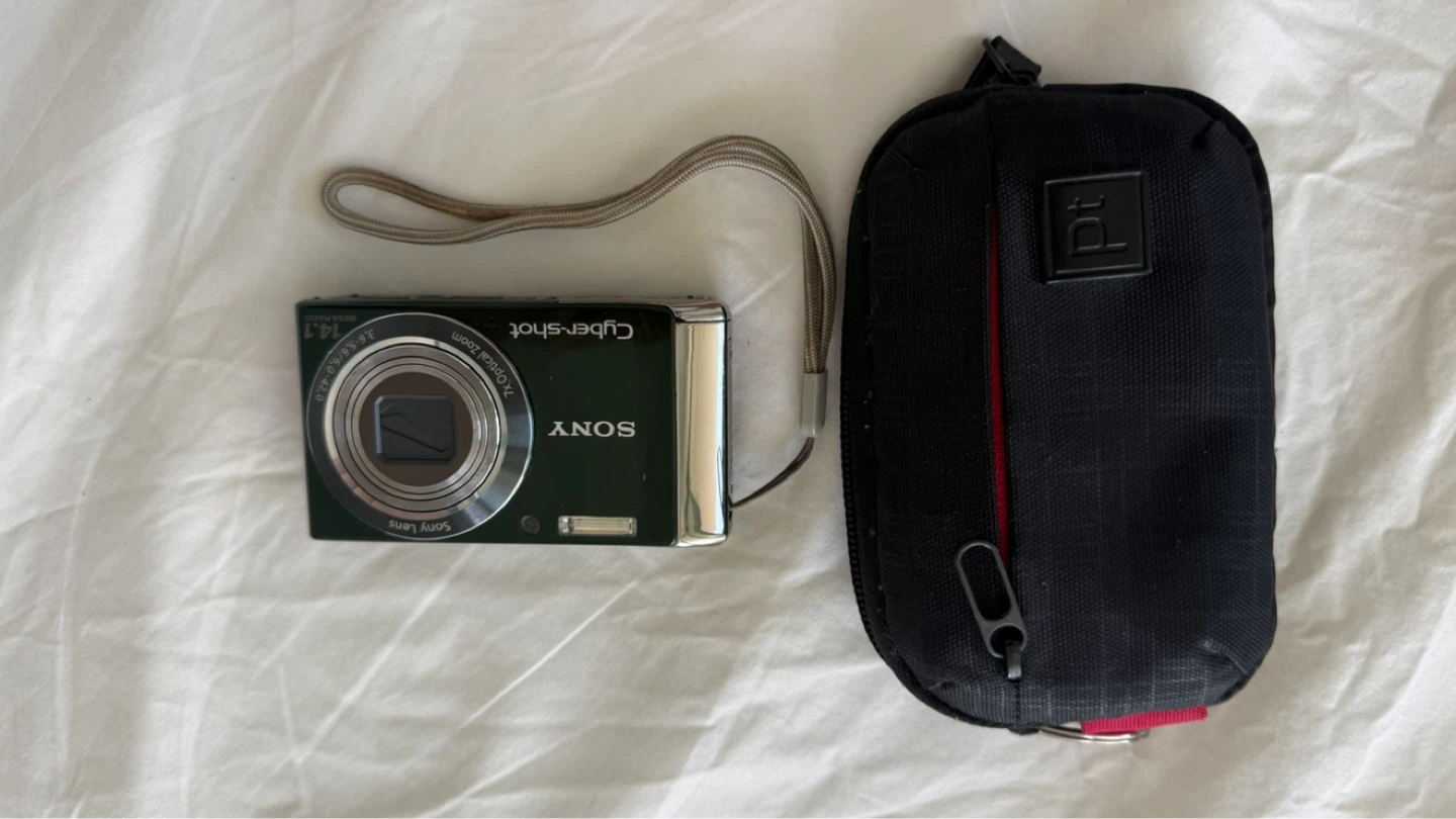 Sony Cyber-shot Digital Camera with Case - photo 2