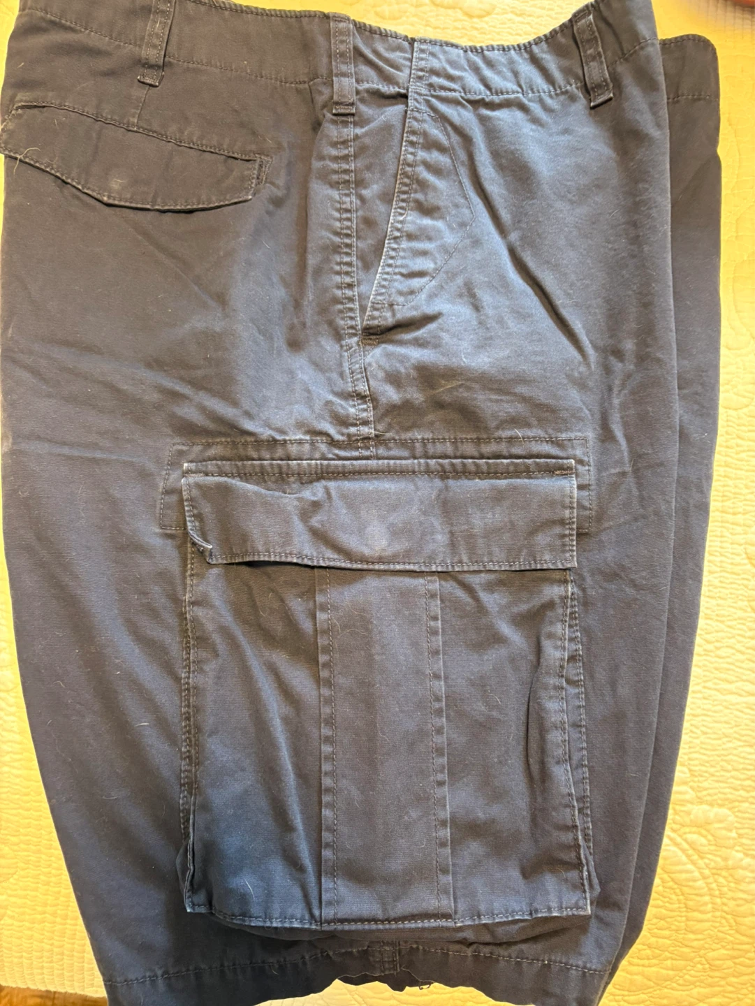 Gap Khakis Men's Cargo Shorts  Size 40 - photo 4