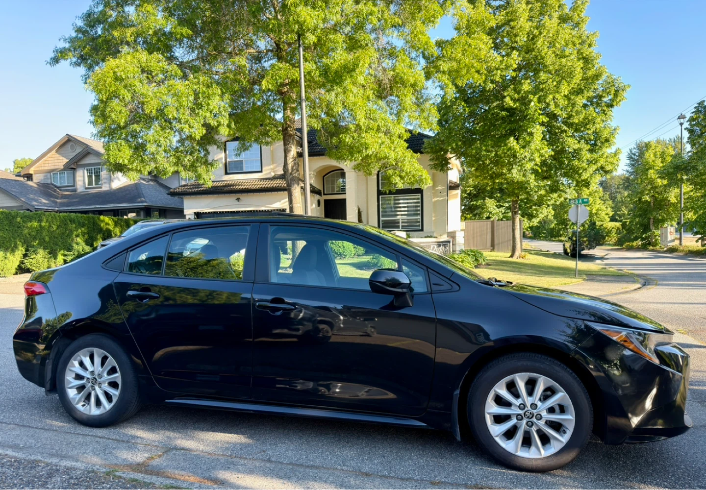 Black Toyota Corolla LE Sedan - photo 2