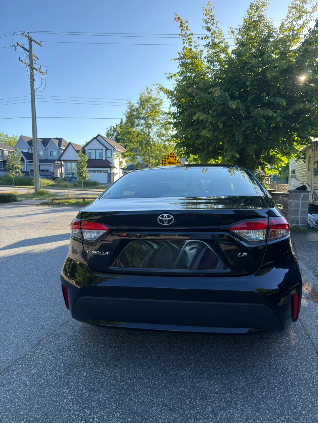 Black Toyota Corolla LE Sedan - photo 3