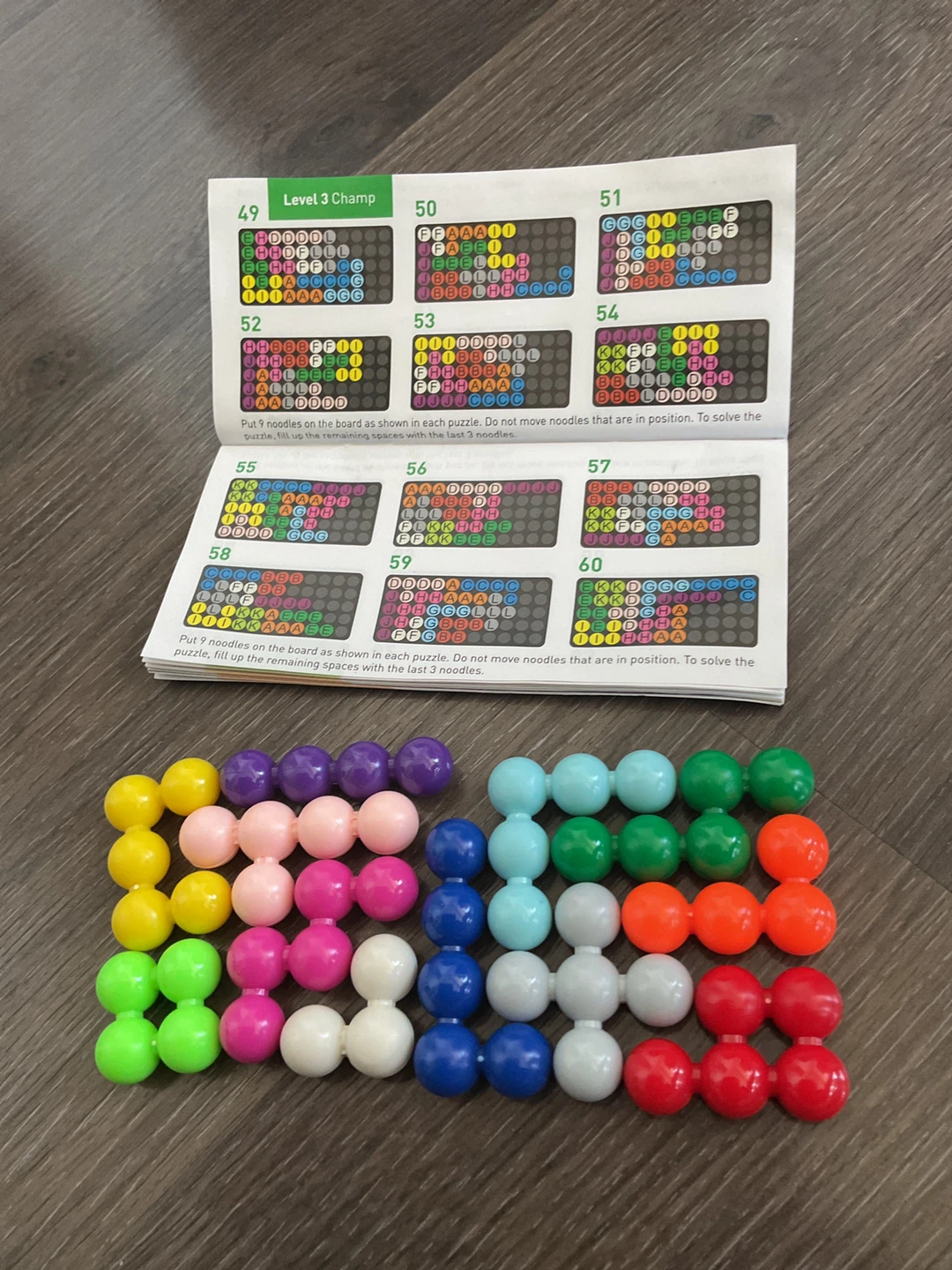 Kanoodle Brain-Teasing Puzzle Game - photo 2
