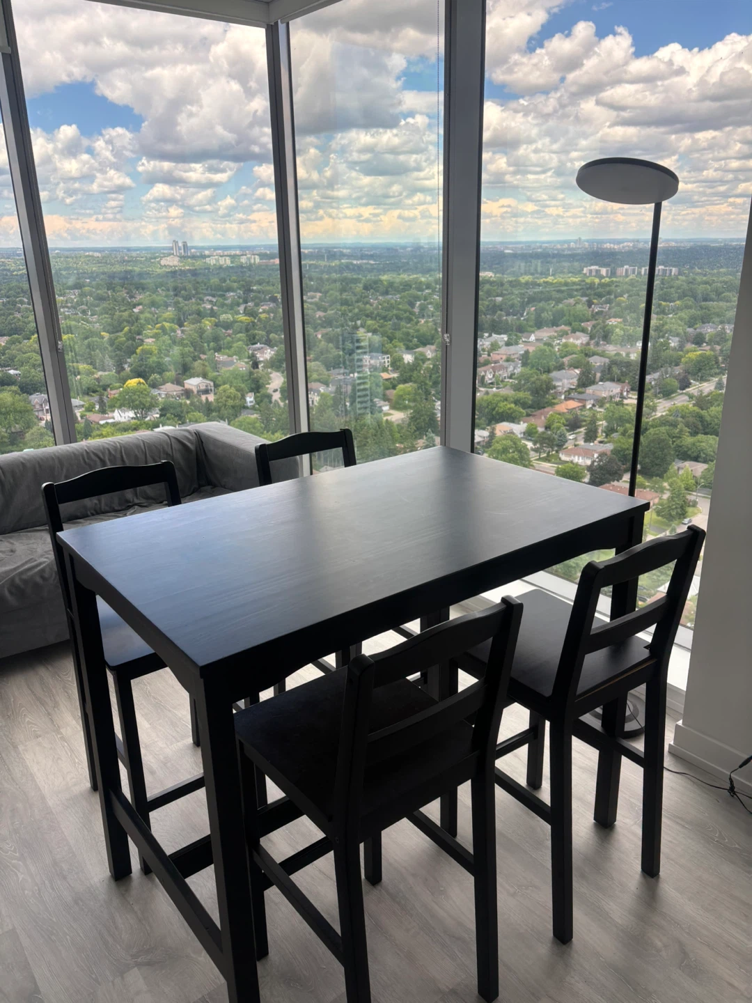 Dining table with 4 maching chairs