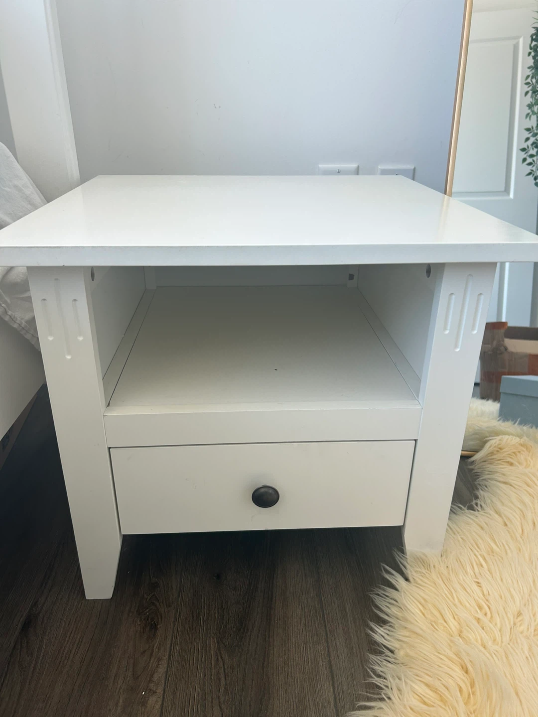 White Nightstand with Drawer