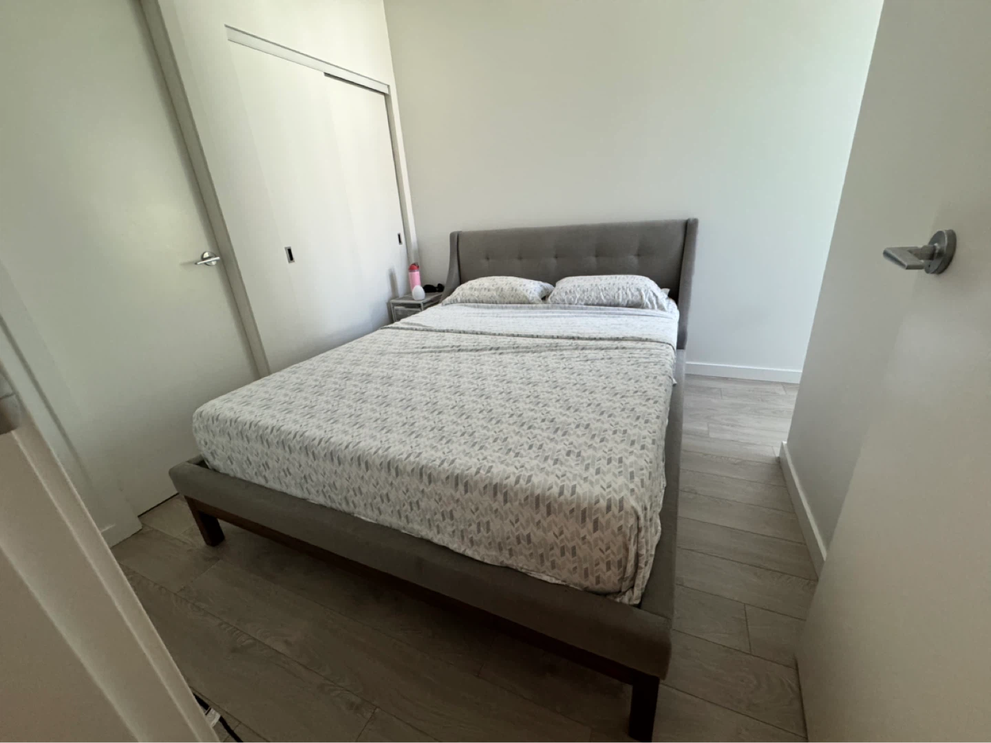 MOVING SALE- Queen size- Grey Upholstered Wingback Bed Frame - photo 2
