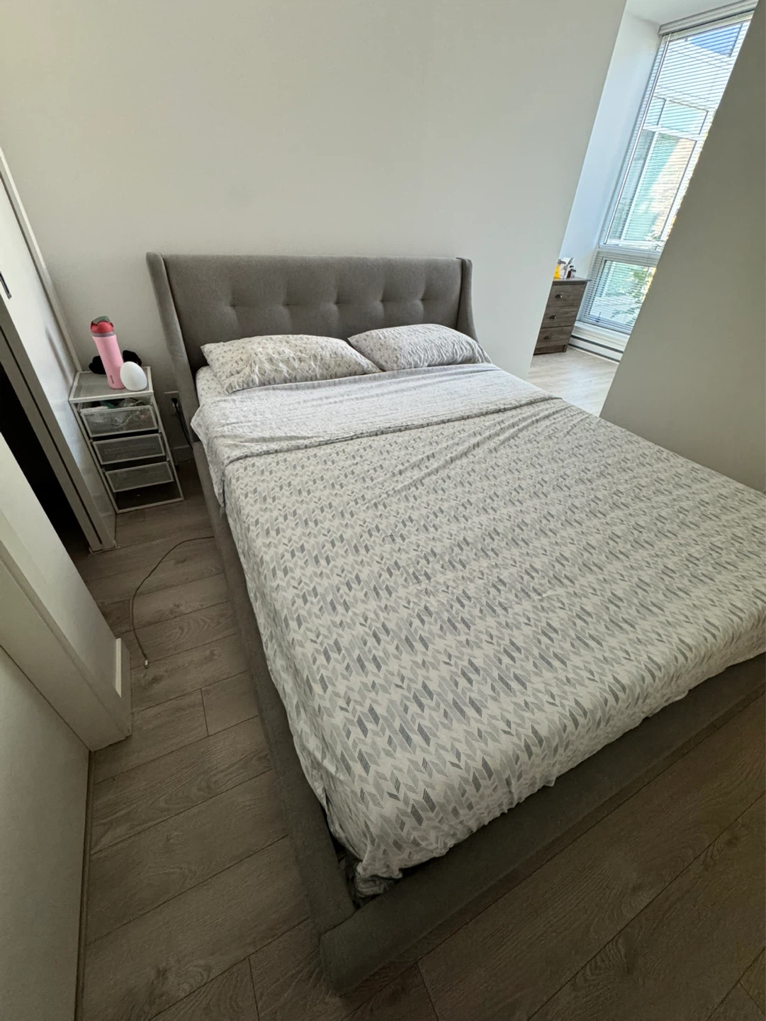MOVING SALE- Queen size- Grey Upholstered Wingback Bed Frame - photo 3