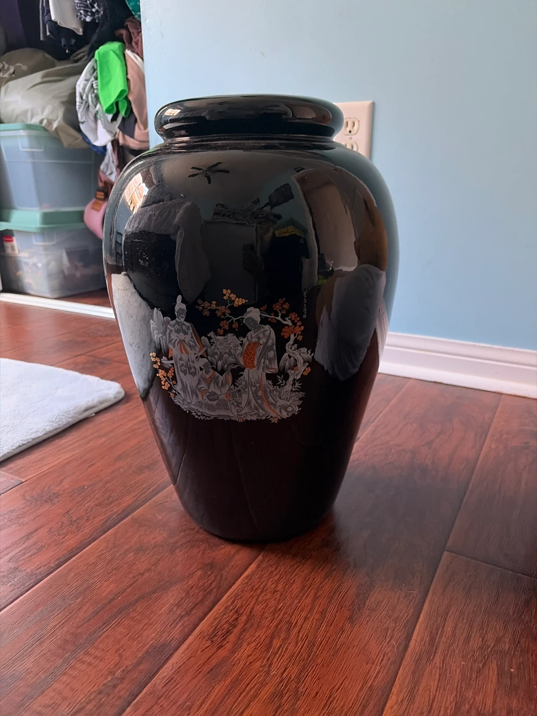 Black Vase with Asian Scene Design