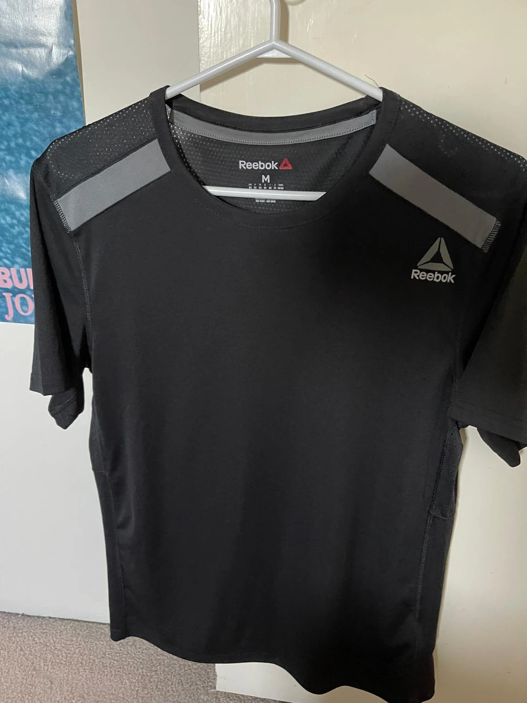 Reebok Black T-Shirt - Size M ⚽