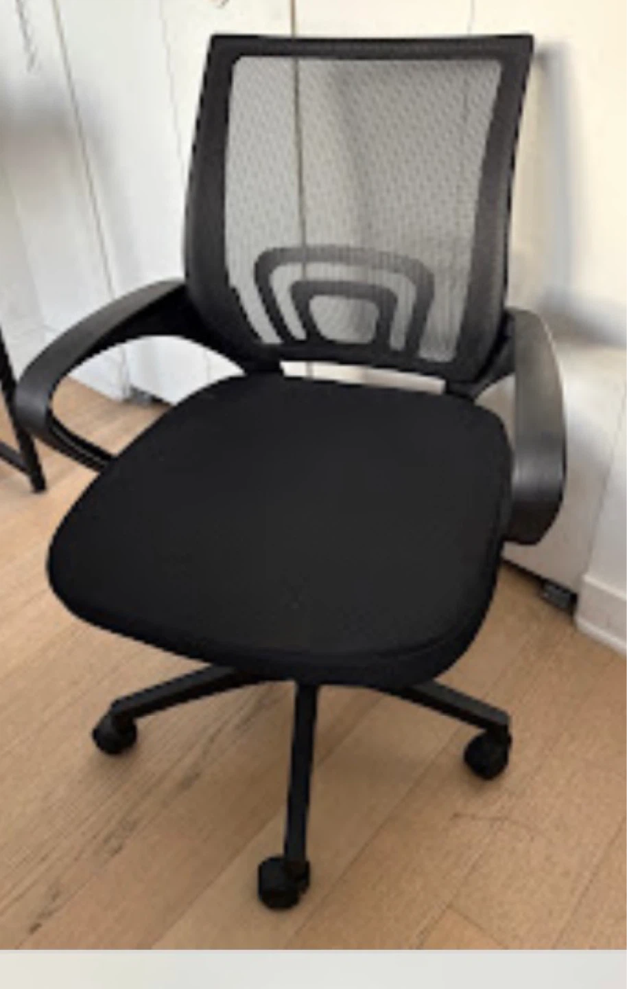 Black Mesh Office Chair - photo 2