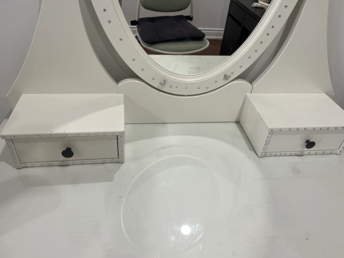 White Vanity Table with Oval Mirror and Lights - photo 2