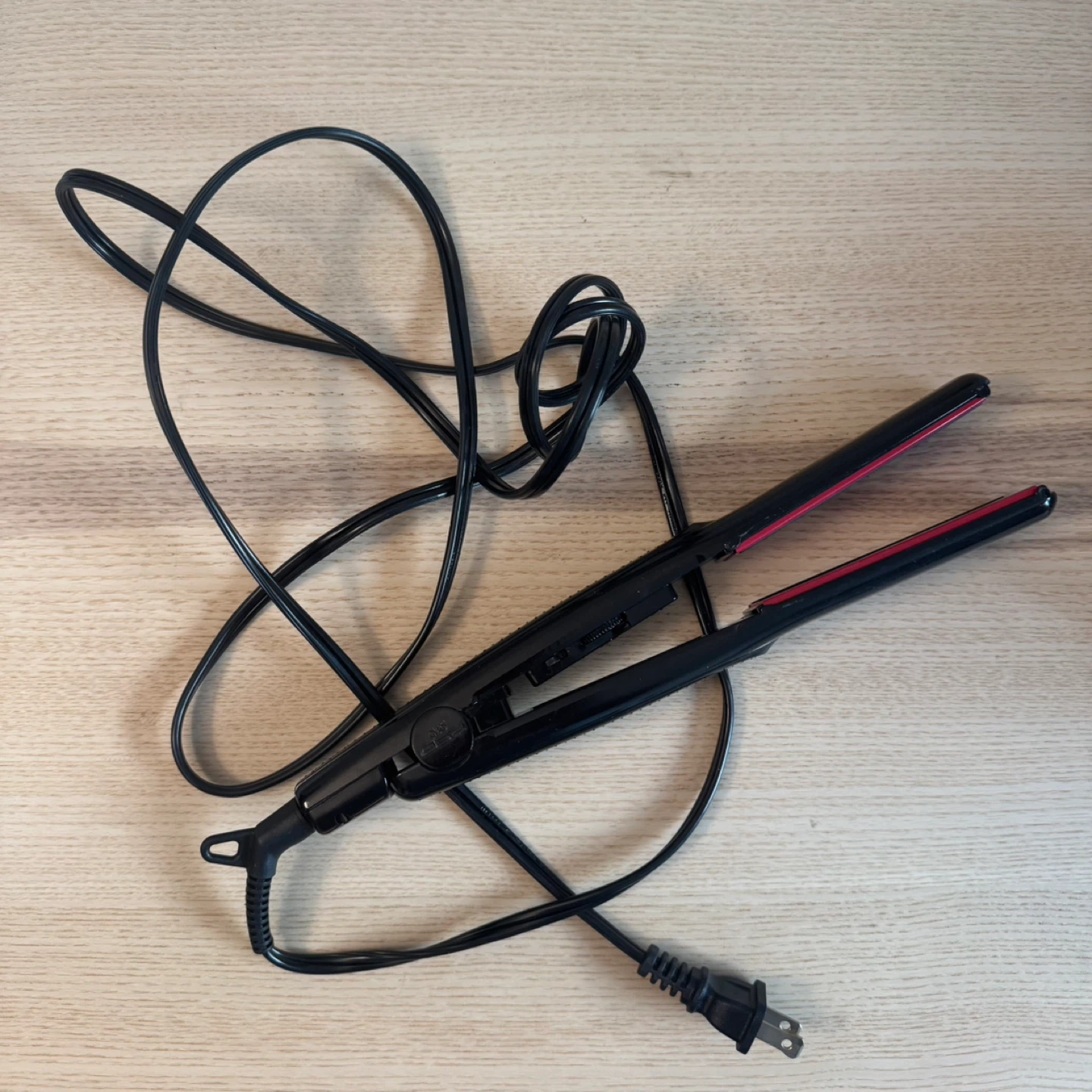 RED Pro Silicone Flat Iron 1” — $10 Moving Sale - photo 2