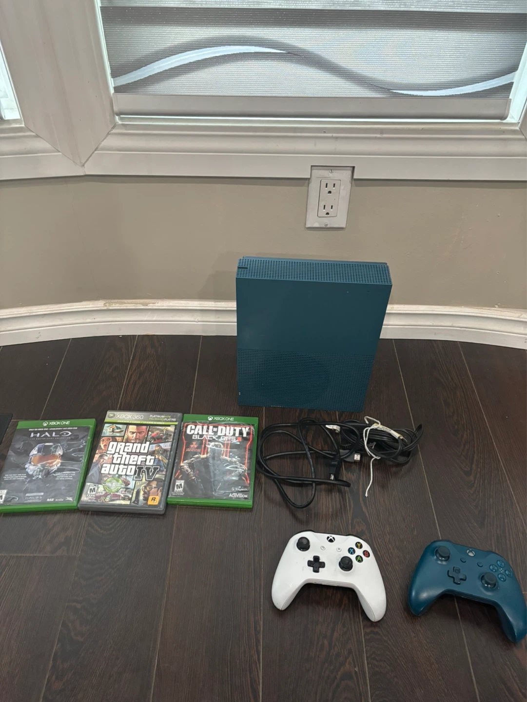 Xbox One S Deep Blue Special Edition Bundle