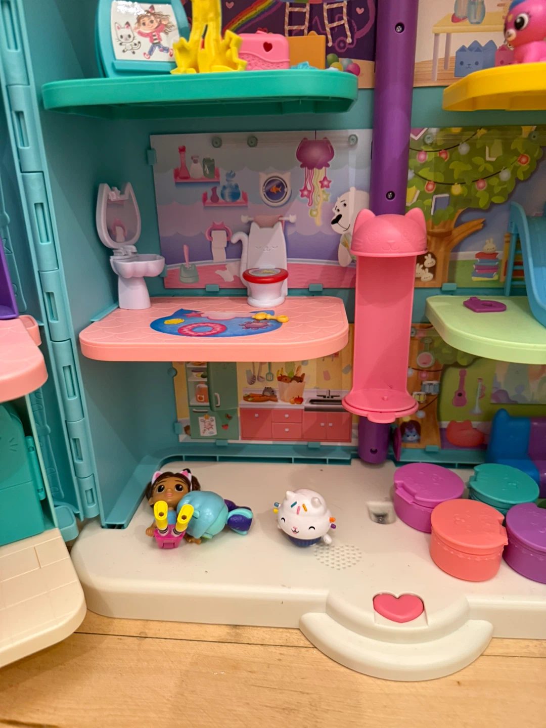Gabby’s Doll House like new! - photo 4