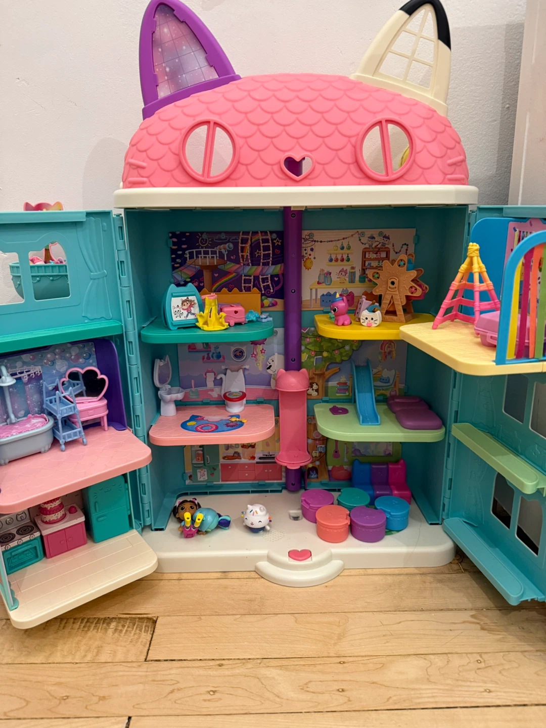 Gabby’s Doll House like new! - photo 2