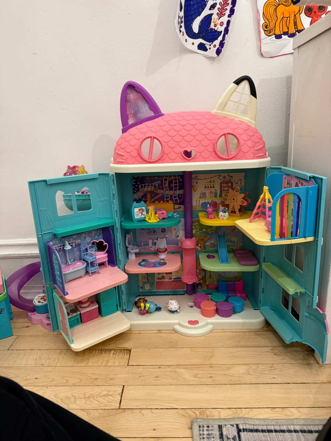 Gabby’s Doll House like new!