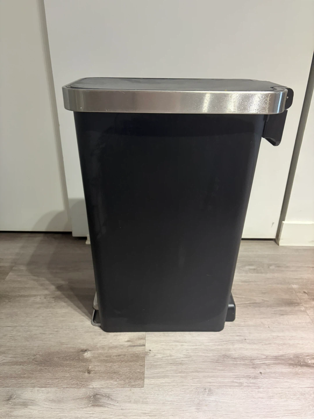 Black Step Trash Can with Stainless Steel Lid - photo 2