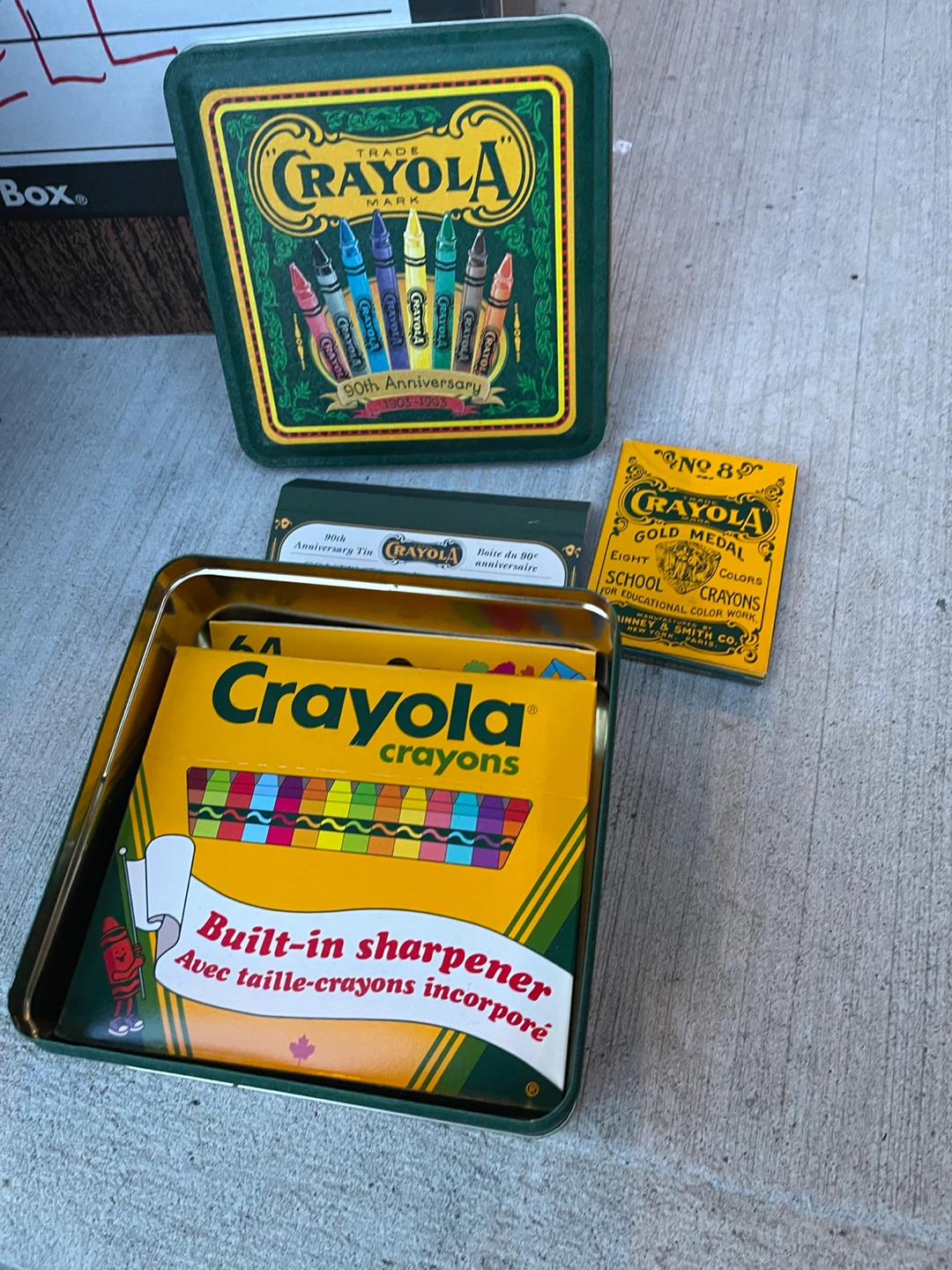 Collectible Crayola tins from the 90s - photo 3