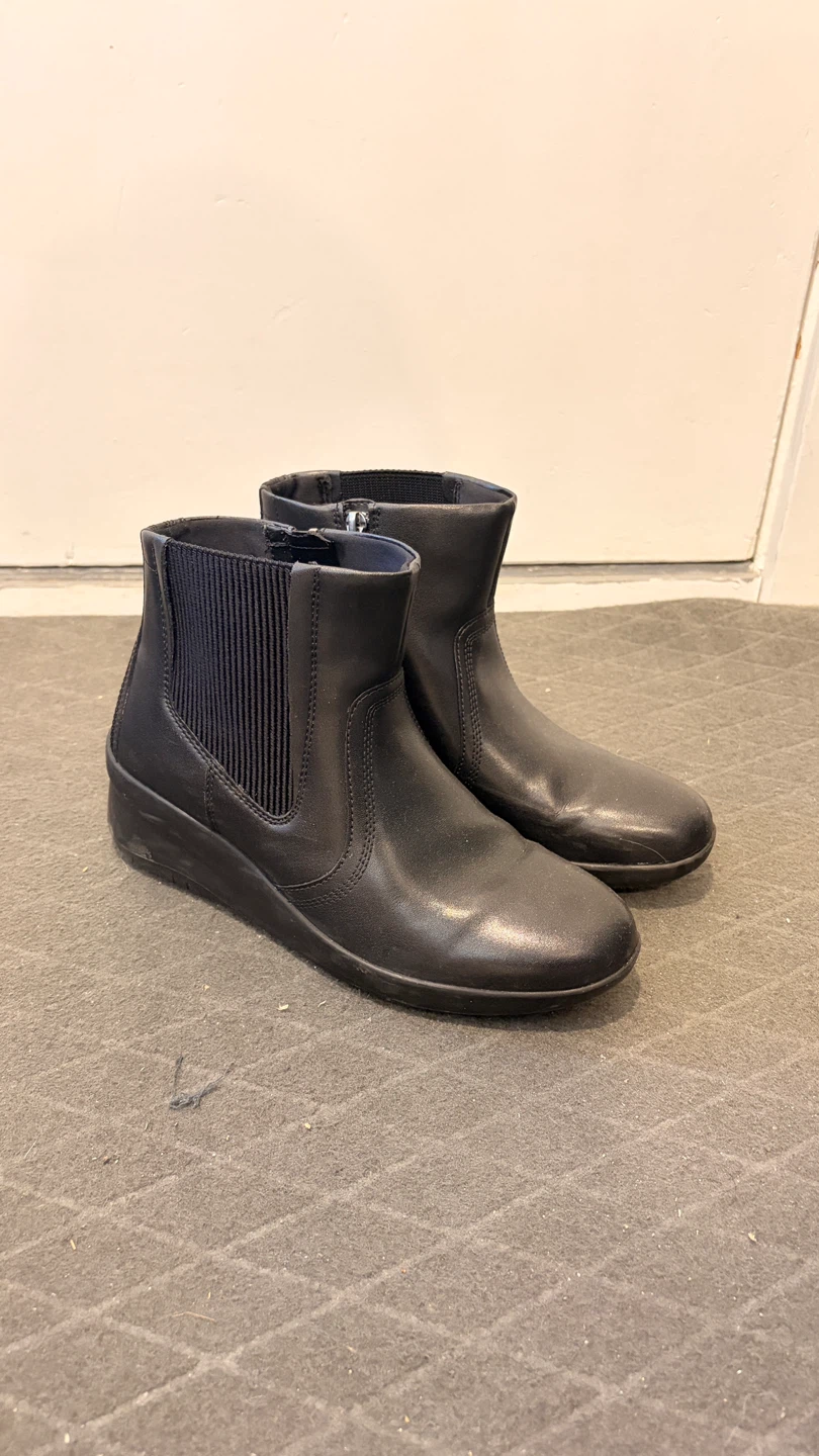 Clarks Collection Black Leather Ankle Boots - photo 2