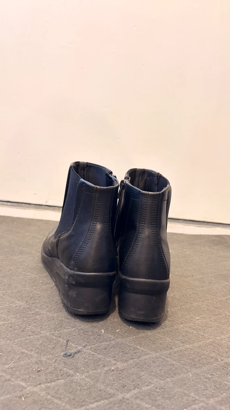 Clarks Collection Black Leather Ankle Boots - photo 3
