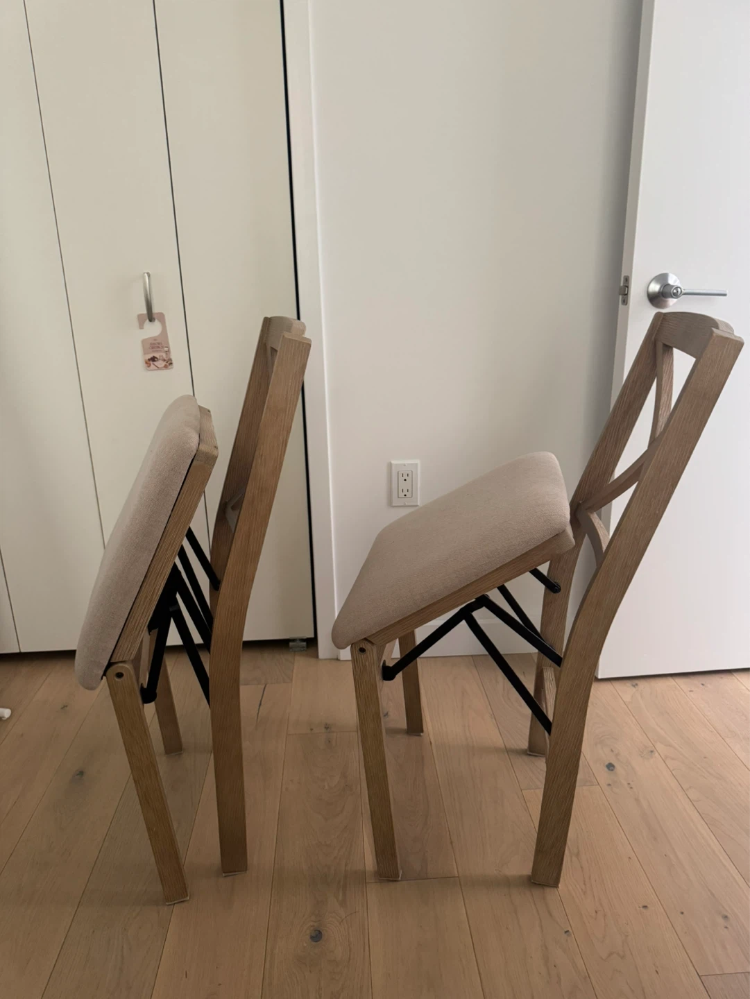 Linon X-Back Folding Dining Chairs x2 Like New - photo 4