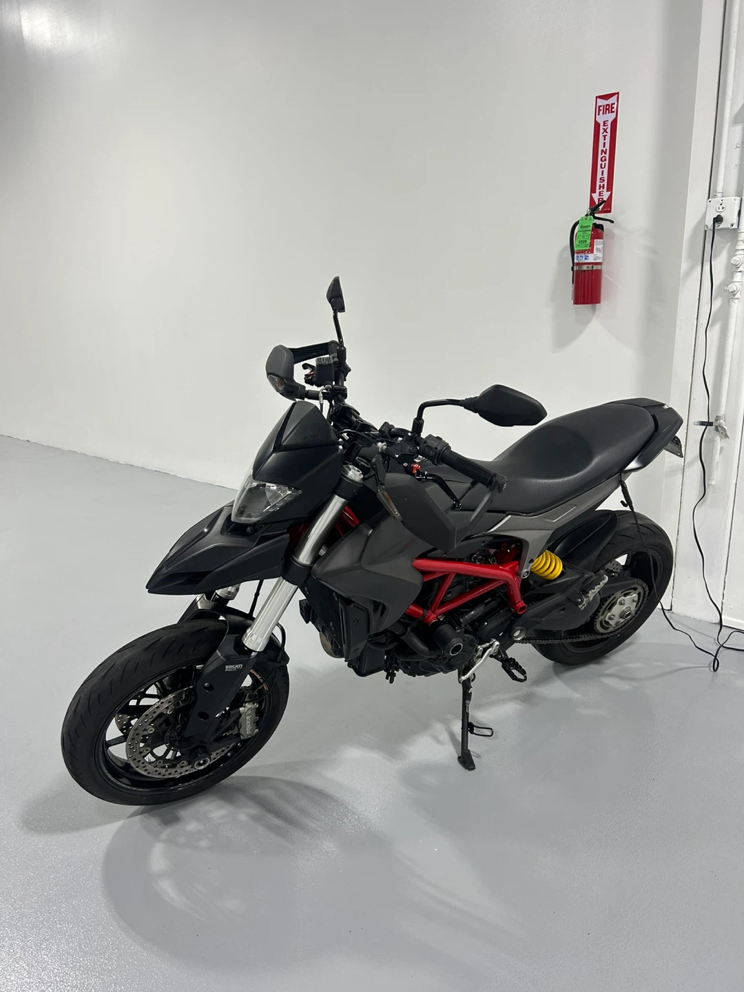 2015 Ducati Hypermotard 821 - photo 3