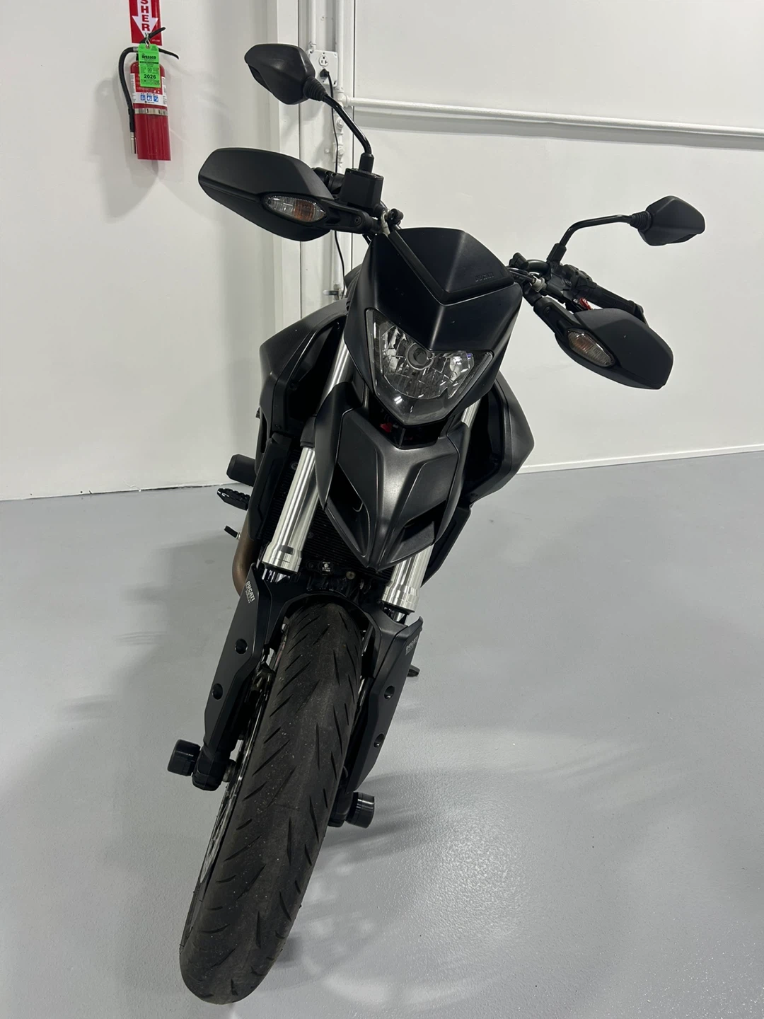 2015 Ducati Hypermotard 821 - photo 2