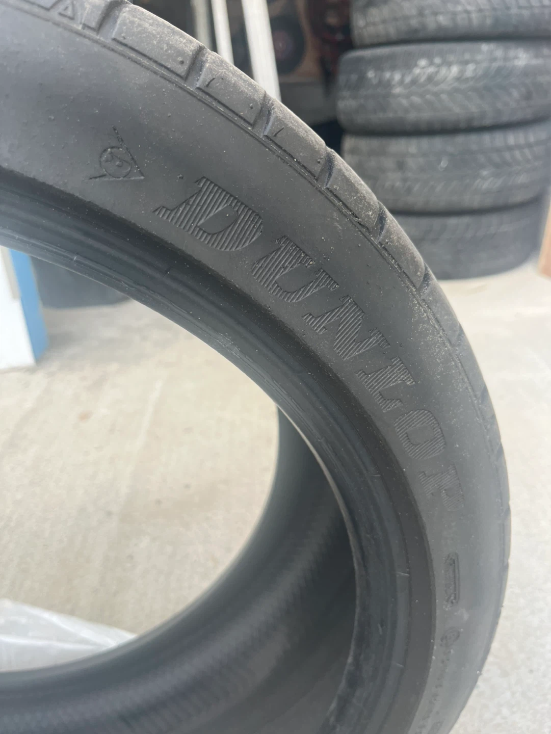 Dunlop Sport Maxx 245/40R18 97W Tire