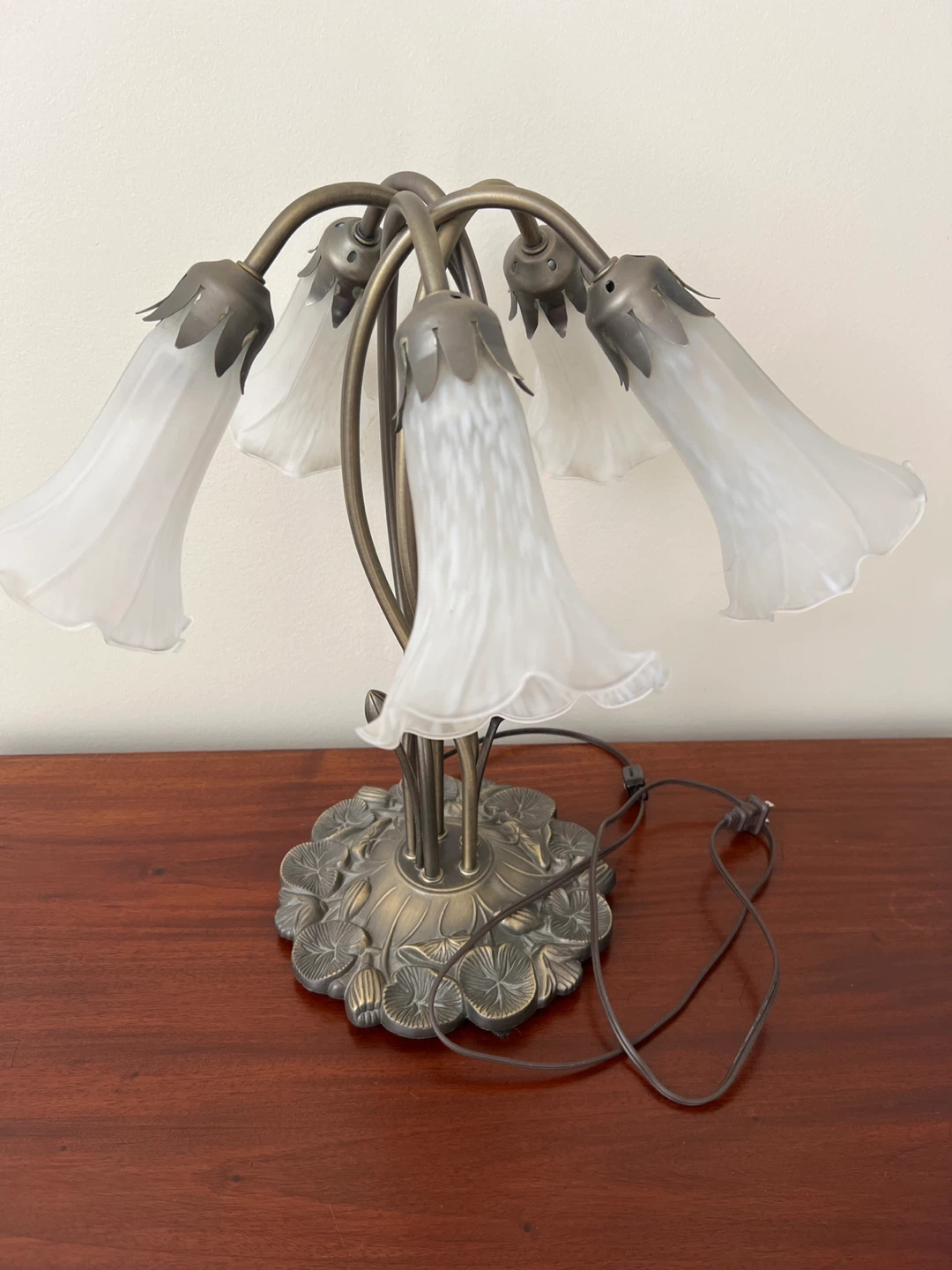 Lily lamp vintage