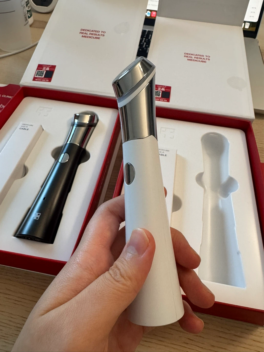Medicube AGE-R Booster-H + ATS Air Shot Set $100 — Moving Sale - photo 5