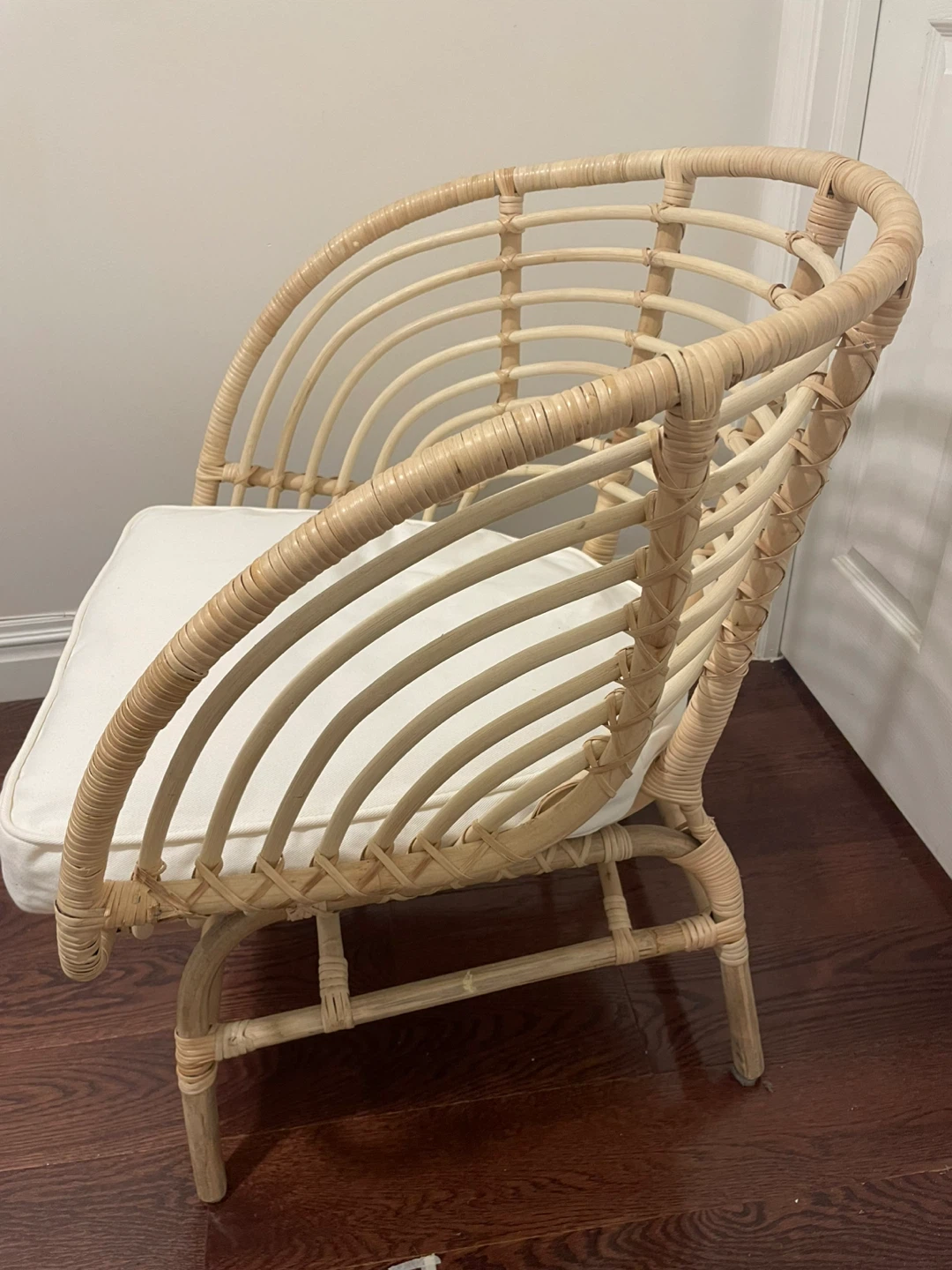 Rattan Accent Chair with White Cushion - photo 3