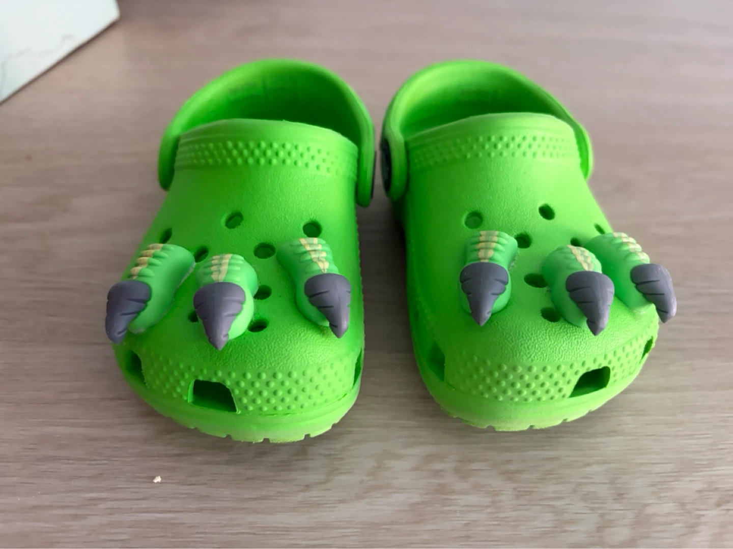 Kids' Green Crocs with Dinosaur Claws - Size 5 - photo 3
