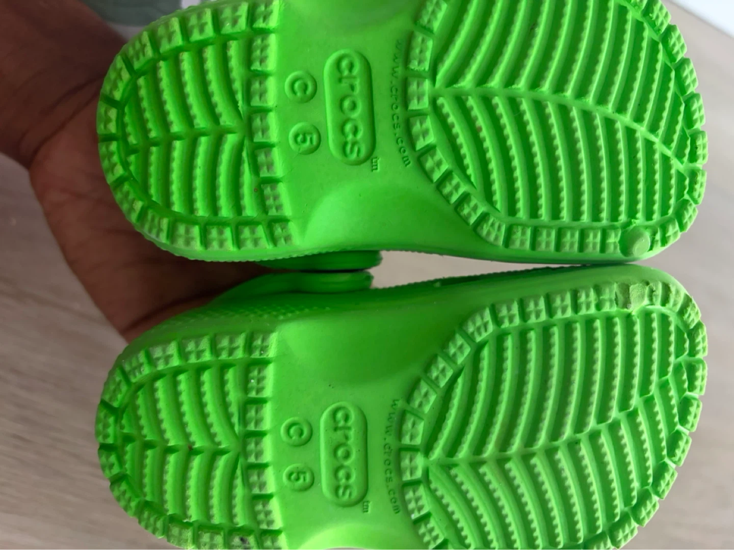 Kids' Green Crocs with Dinosaur Claws - Size 5 - photo 4