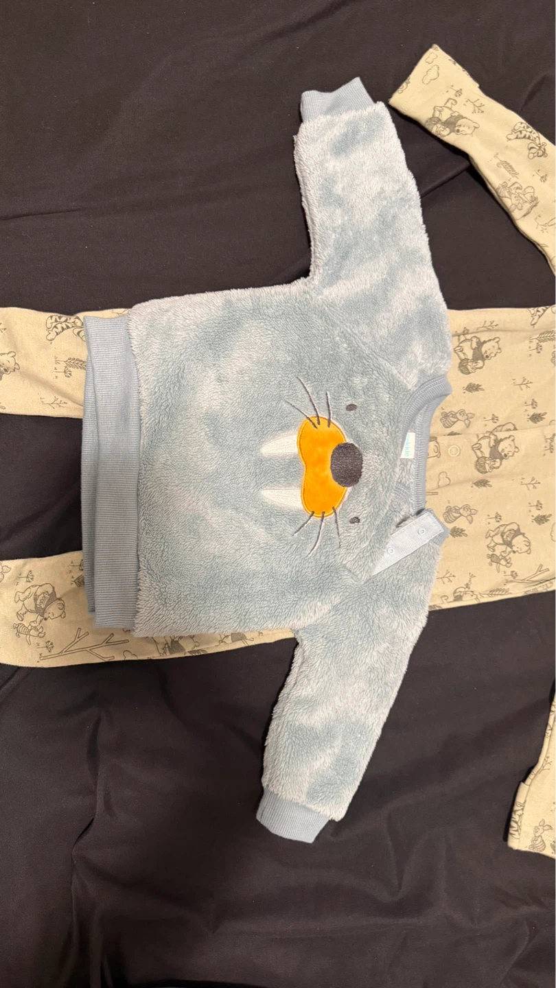 Baby Blue Fuzzy Sweatshirt with Animal Face ⚽