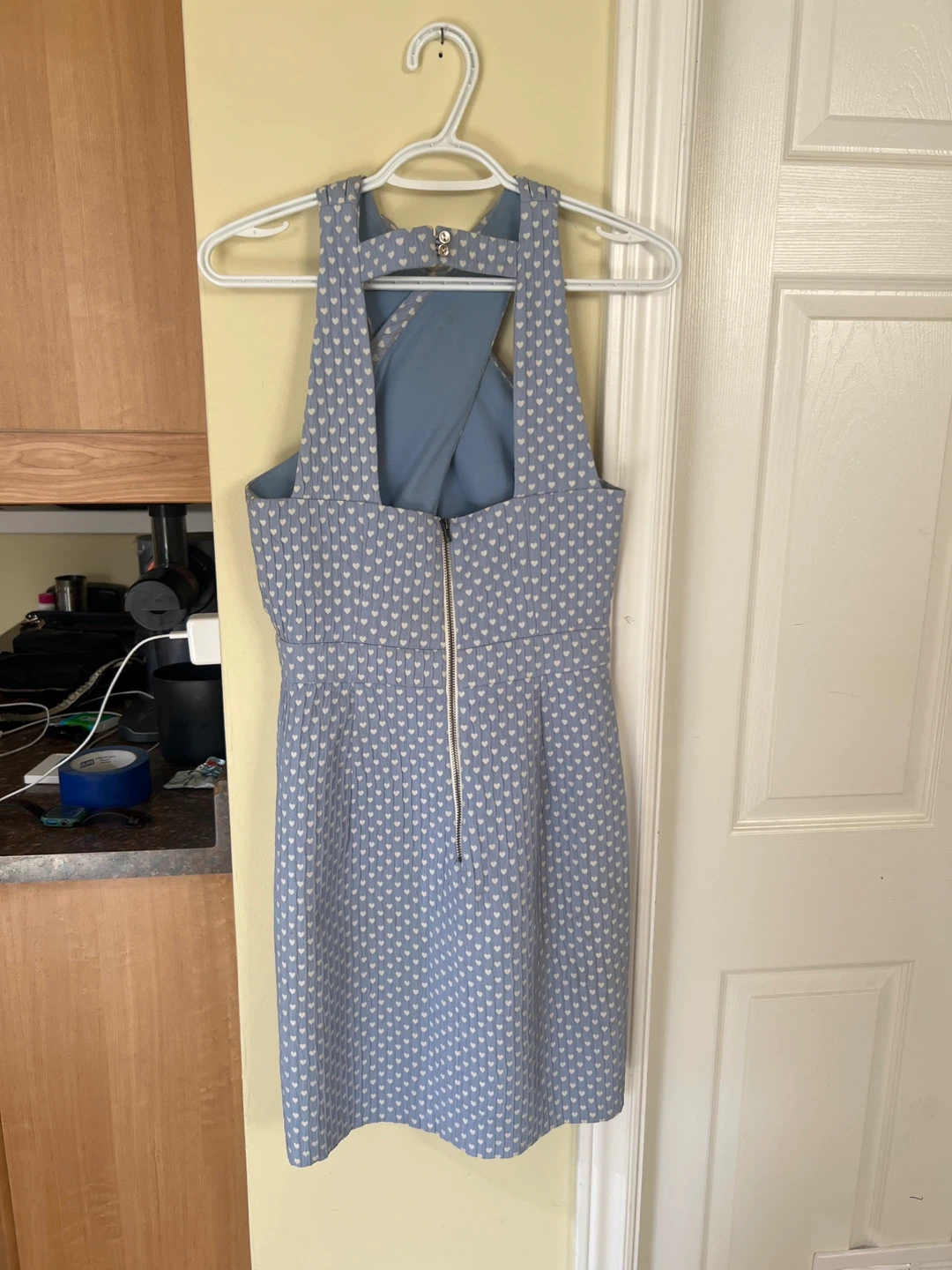Blue patterned mini dress with criss-cross neckline - photo 2